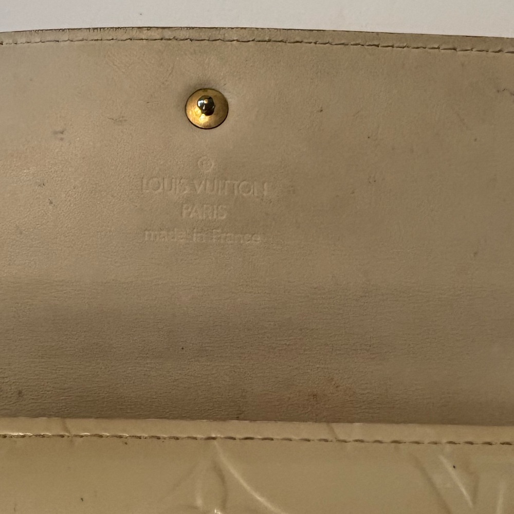 Louis Vuitton‎ Beige International Women's Wallet - Picture 10 of 16